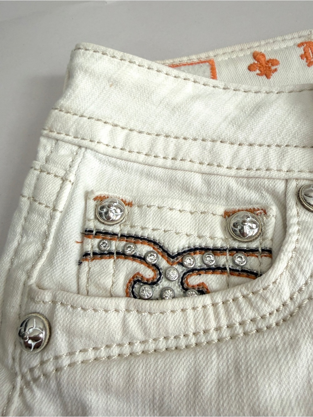 Rock Revival Womens Shorts Size 26 Celinda Y2K Off White Rhinestone Embellished - Picture 5 of 9